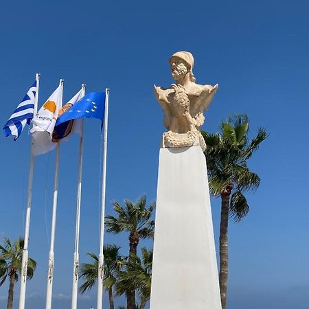 Larnaca Beach Apartment 44 Екстер'єр фото