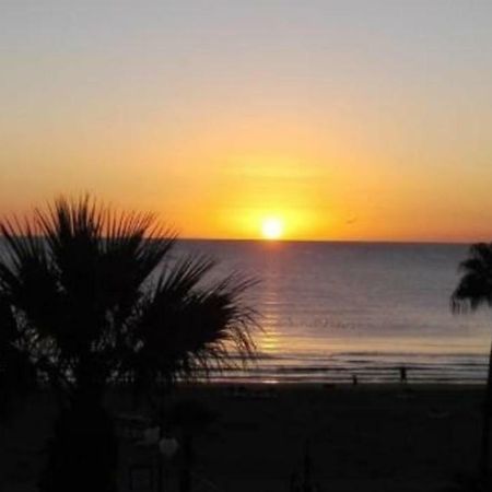 Larnaca Beach Apartment 44 Екстер'єр фото