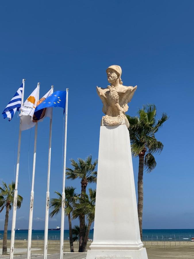 Larnaca Beach Apartment 44 Екстер'єр фото