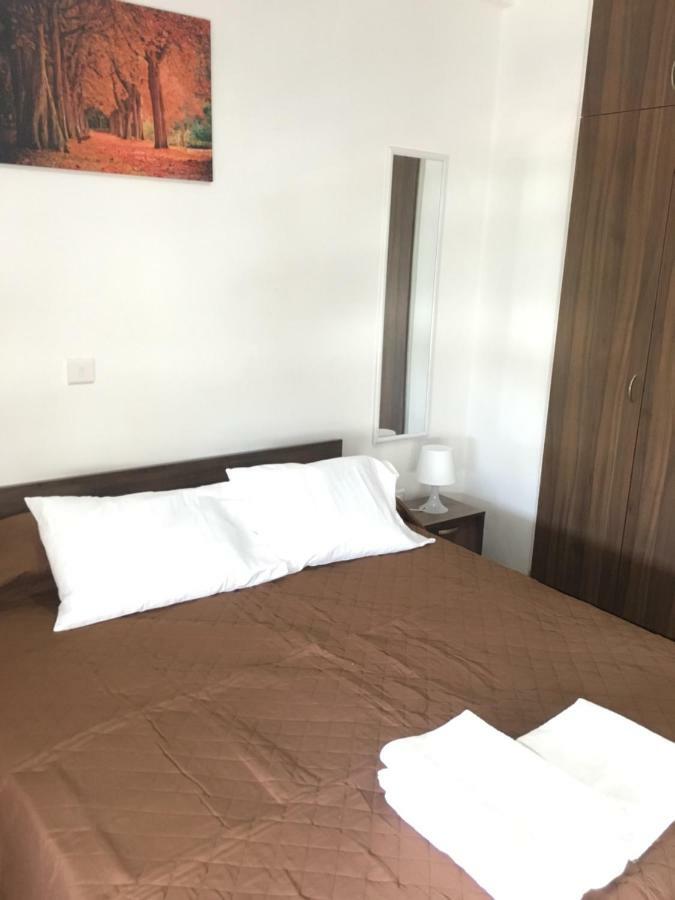 Larnaca Beach Apartment 44 Екстер'єр фото