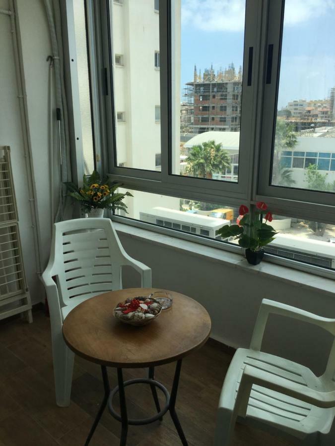 Larnaca Beach Apartment 44 Екстер'єр фото