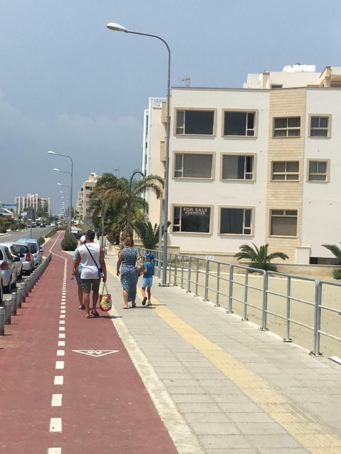 Larnaca Beach Apartment 44 Екстер'єр фото