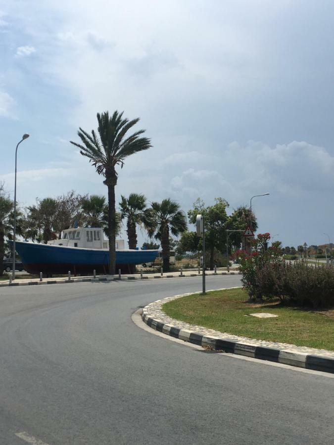 Larnaca Beach Apartment 44 Екстер'єр фото